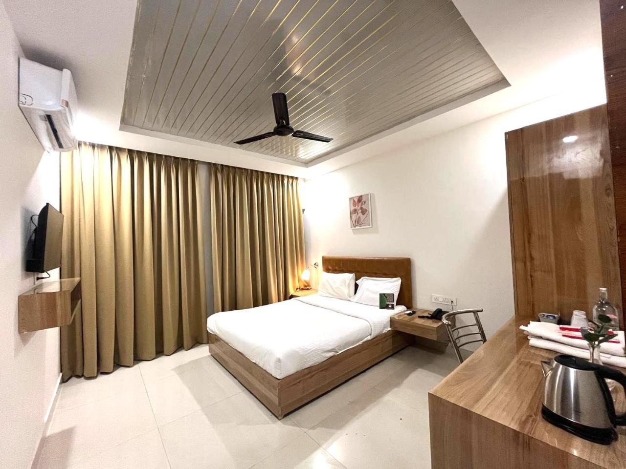 Hotel Hibiscus Tree- Bachupally Hyderabad Exterior foto