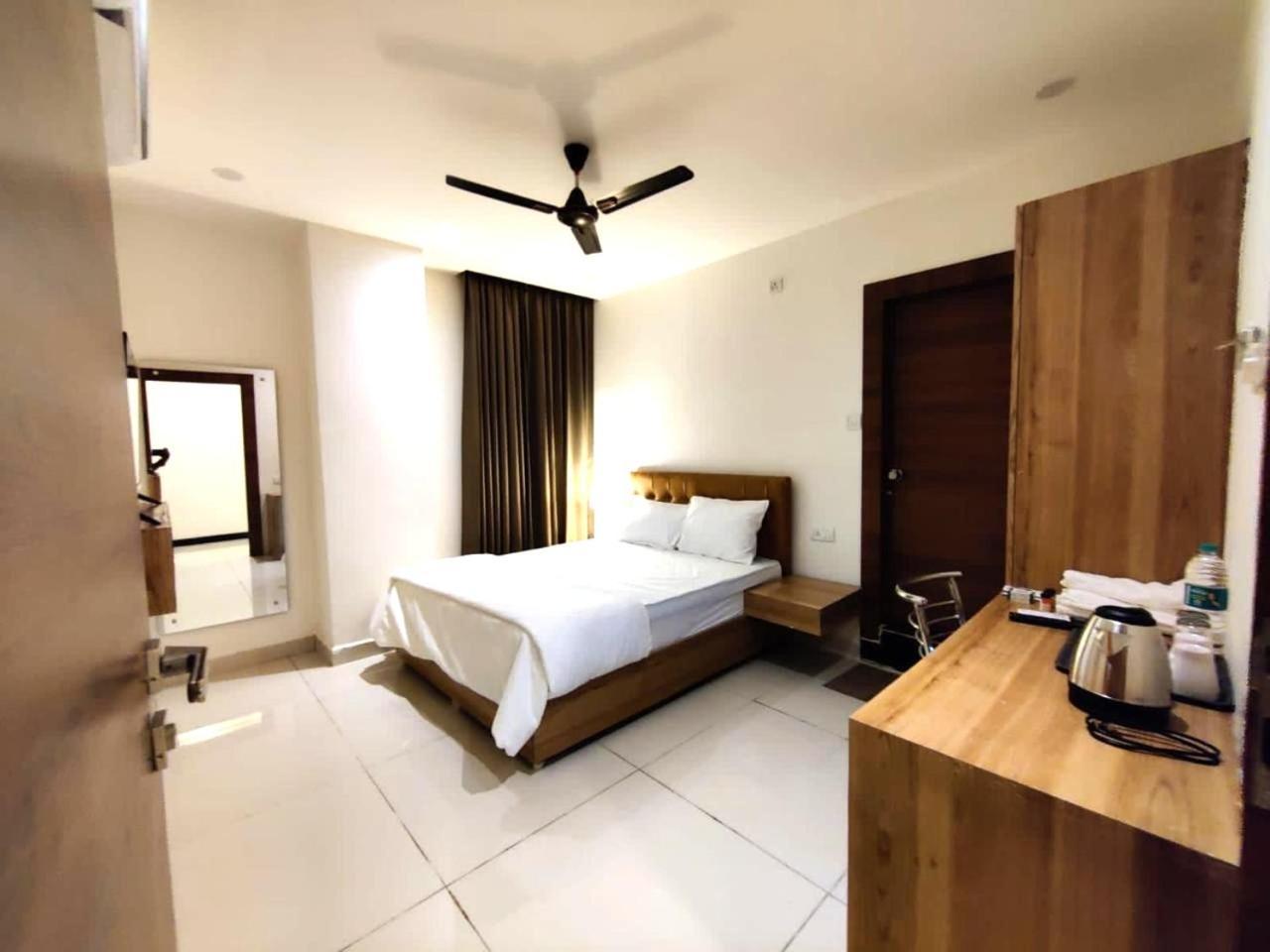 Hotel Hibiscus Tree- Bachupally Hyderabad Exterior foto